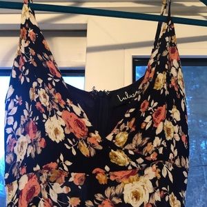 Beautiful floral maxi dress with large leg slit